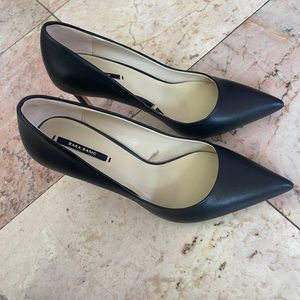 Zara Basic Black Leather Pumps 39 Gold detail Pointy toe